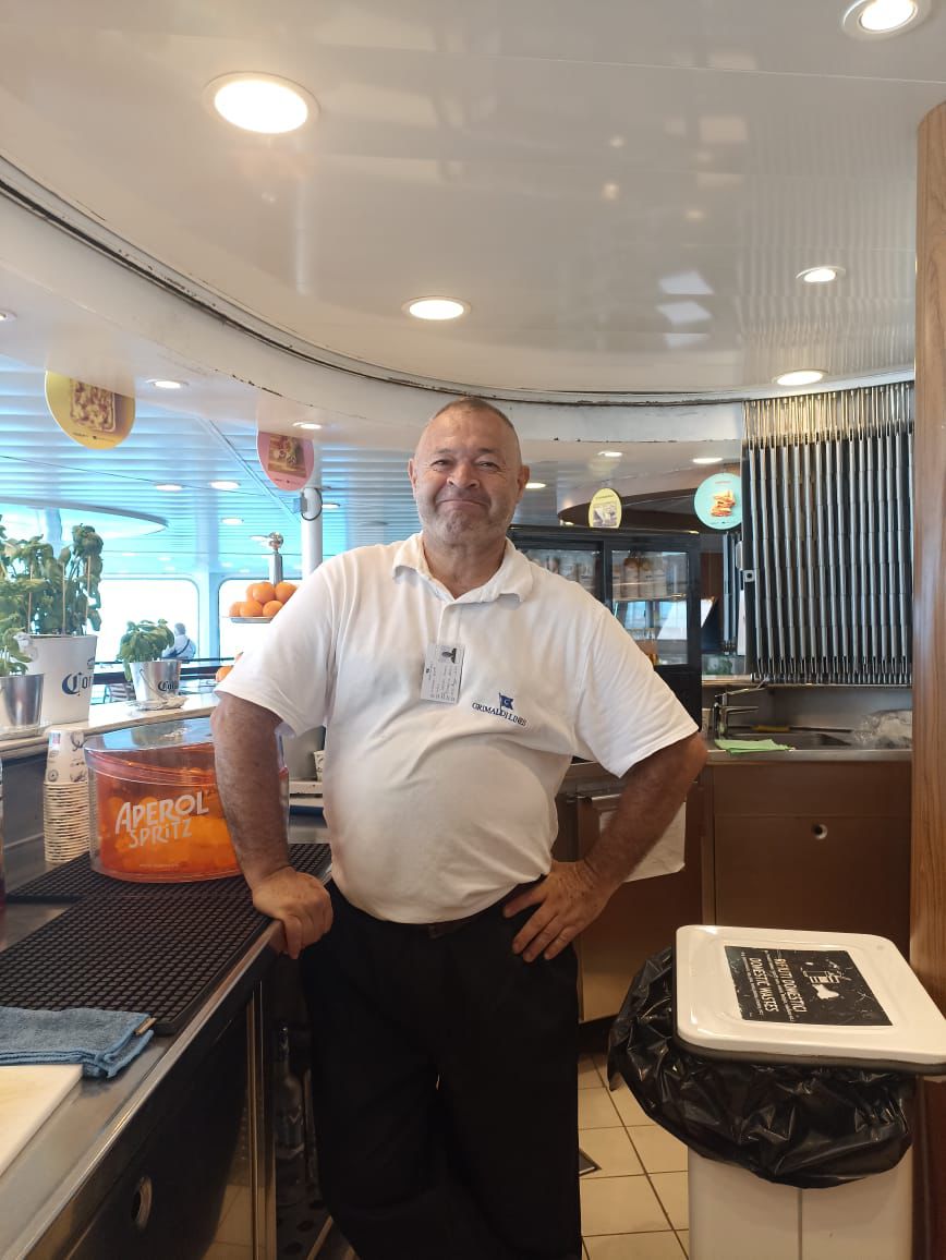 Personal de hospitalidad de Ibercoll a bordo de un crucero